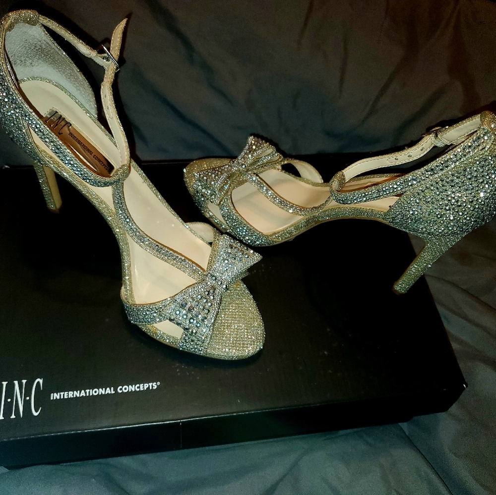 INC International Concepts Rhinestone with bow Formal Sandal || Size 7.5 ||